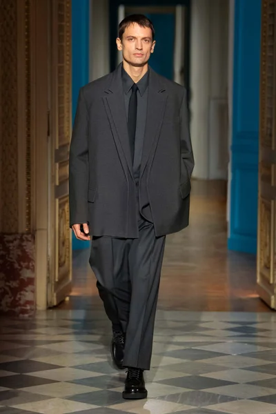 Look 37